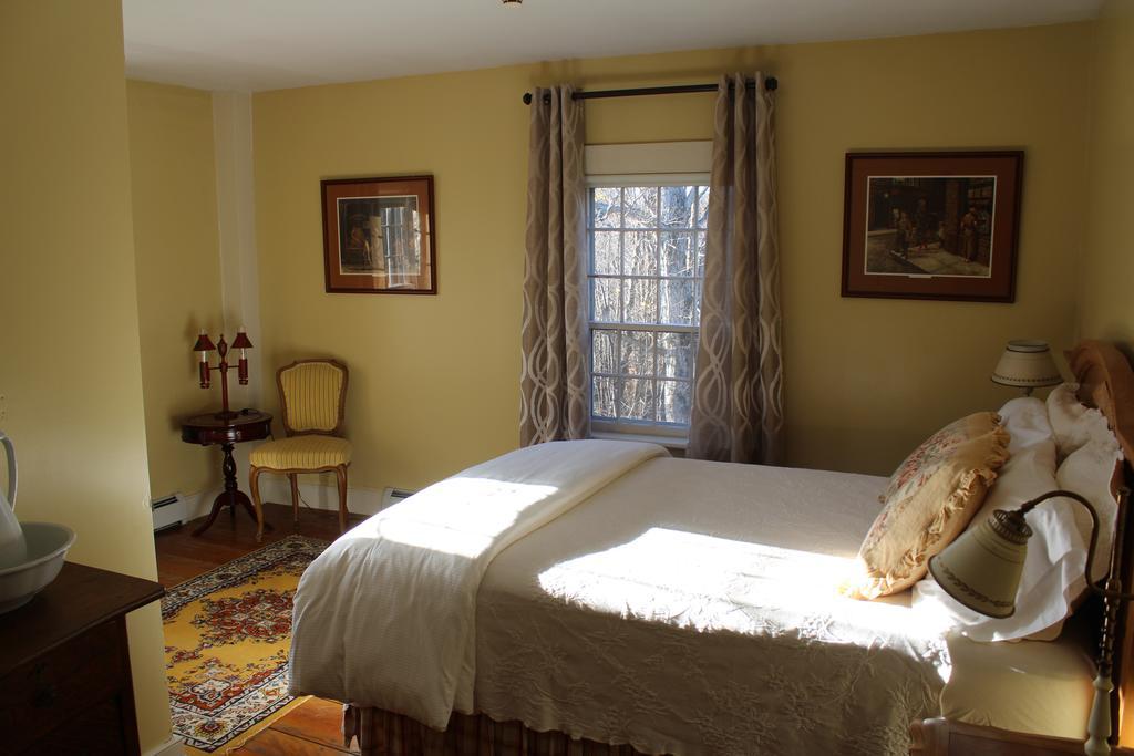 King Hill Inn & Kitchen New London Ruang foto