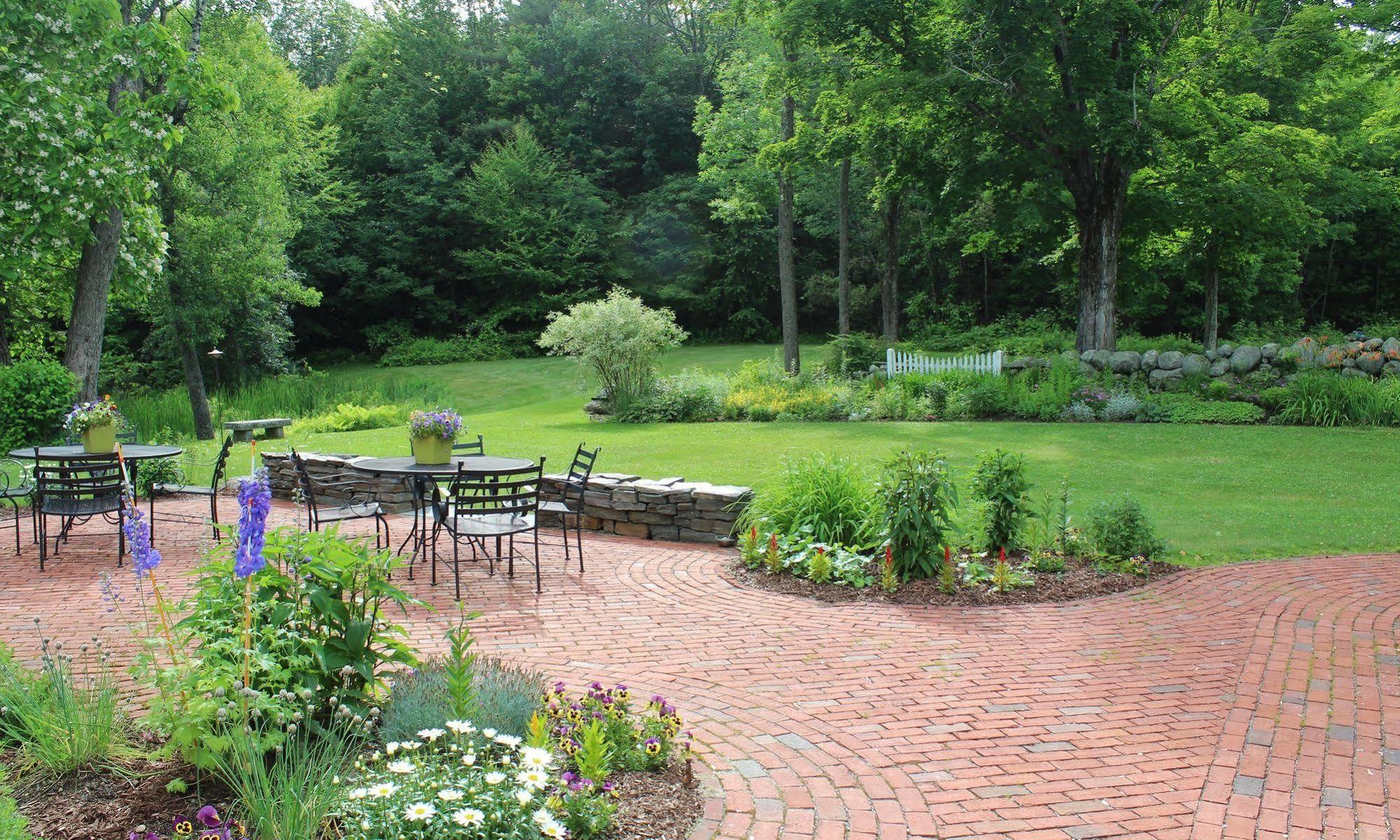 King Hill Inn & Kitchen New London Bagian luar foto